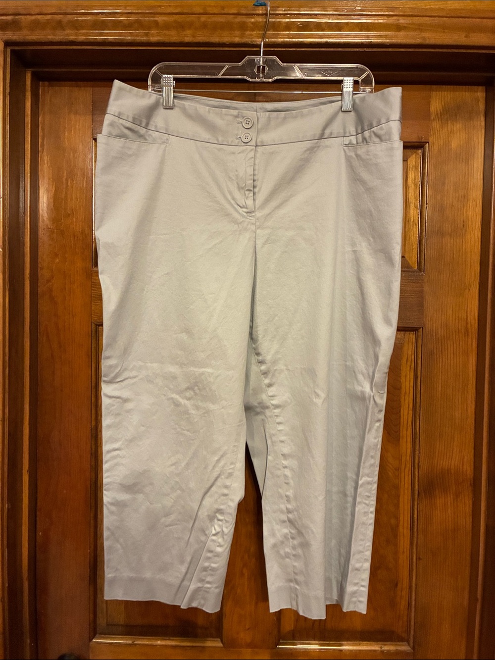 Size 16 Lane Bryant Light Gray Capri Pants